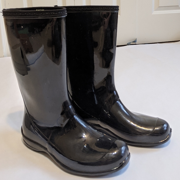 Kamik Shoes - Kamik black rain boots